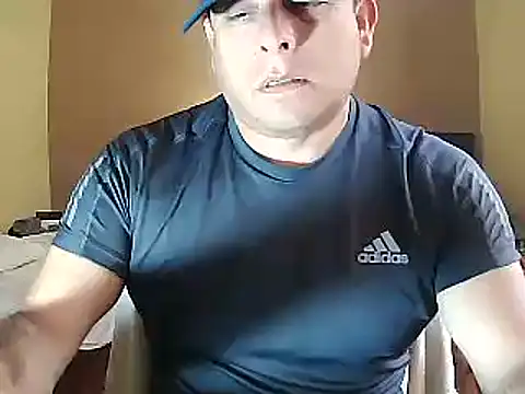 Snapshot of chicoguapo8 chatting on February 11, 2025, 12:48 pm chicoguapo8 online show from February 11, 2025, 12:48 pm