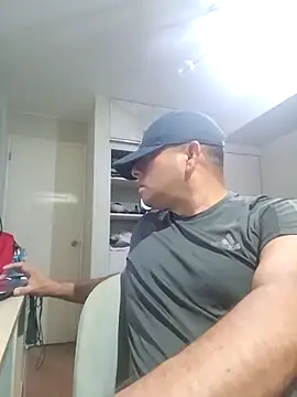 Snapshot of chicoguapo8 chatting on February 25, 2025, 5:41 am chicoguapo8 online show from February 25, 2025, 5:41 am