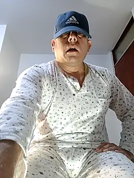 Snapshot of chicoguapo8 chatting on September 20, 2025, 3:02 pm chicoguapo8 online show from September 20, 2025, 3:02 pm