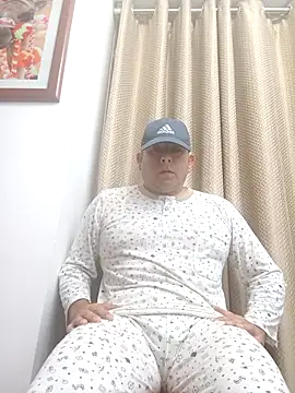 Snapshot of chicoguapo8 chatting on October 1, 2025, 11:05 am chicoguapo8 online show from October 1, 2025, 11:05 am