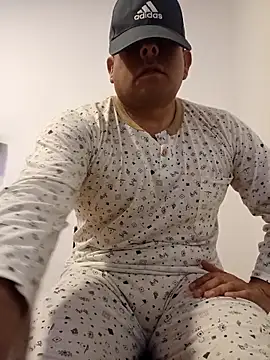 Snapshot of chicoguapo8 chatting on October 9, 2025, 9:51 am chicoguapo8 online show from October 9, 2025, 9:51 am