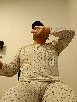 Snapshot of chicoguapo8 chatting on October 10, 2025, 8:35 am chicoguapo8 online show from October 10, 2025, 8:35 am