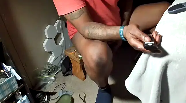 Snapshot of Makeyoucumallover chatting on December 31, 2024, 7:31 am Makeyoucumallover online show from December 31, 2024, 7:31 am