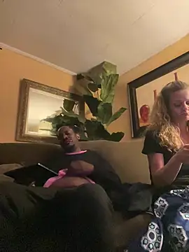 Makeyoucumallover online show from March 19, 2026, 4:16 am