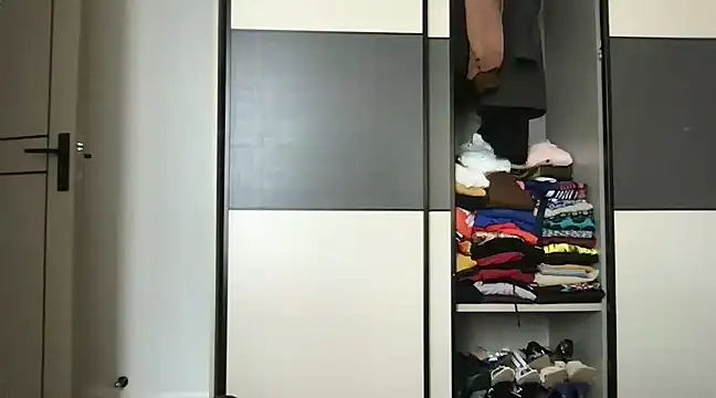 choco petite online show from March 8, 2025, 6:43 am