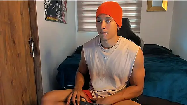 Liam V online show from December 11, 2024, 11:41 am