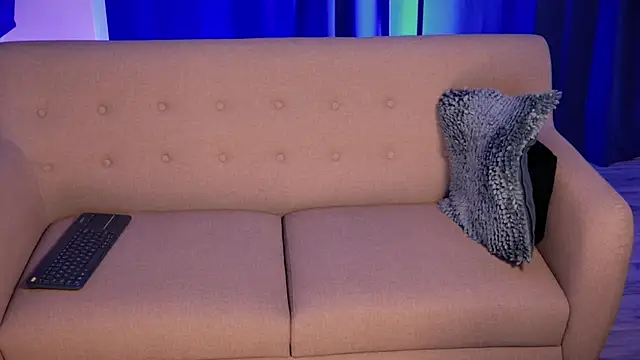 Liam V online show from September 30, 2025, 2:38 am