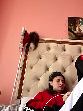 Flossy Vettie online show from December 22, 2025, 7:05 am