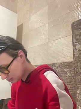 Flossy Vettie online show from April 17, 2026, 1:25 pm