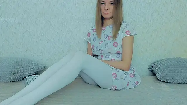 YourCaramel online show from January 12, 2025, 5:24 am