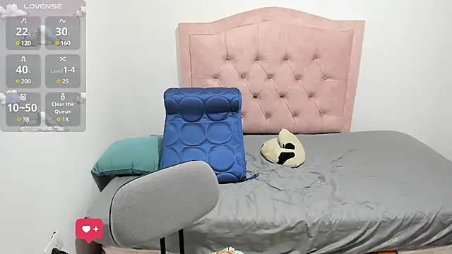 Nazlyy30 online show from February 14, 2025, 1:02 am