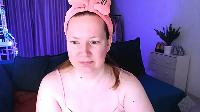 GoddessLara online show from January 18, 2025, 1:19 am