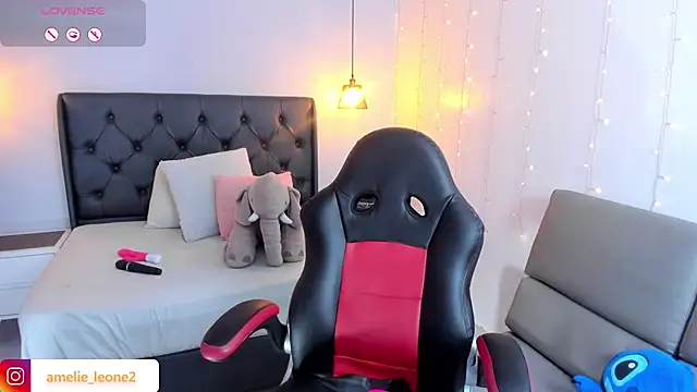 AMELIELEONE online show from January 13, 2025, 12:24 pm