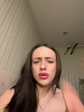 Lisaaan online show from January 11, 2025, 3:09 pm