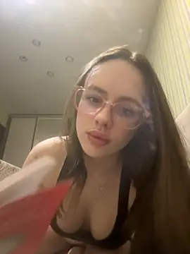 Lisaaan online show from January 11, 2026, 8:25 pm