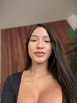 DulceLenns online show from February 20, 2025, 5:40 pm