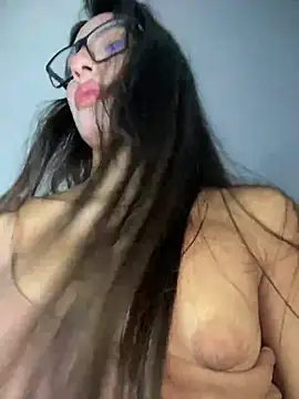 DulceLenns online show from March 17, 2025, 6:53 pm