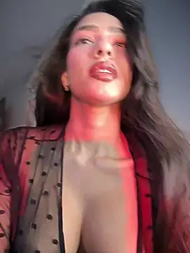 DulceLenns online show from April 22, 2026, 6:20 pm