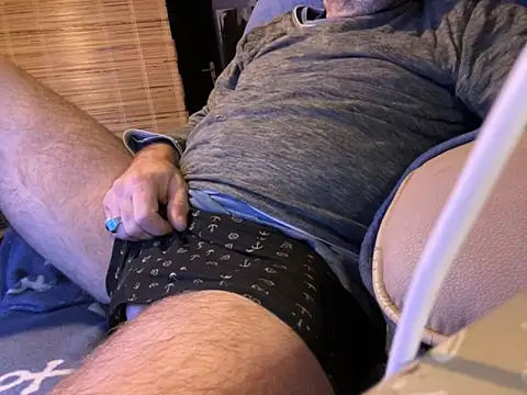 translove online show from October 3, 2025, 1:02 am