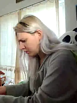 ScarletCallings420 online show from January 28, 2025, 11:07 pm