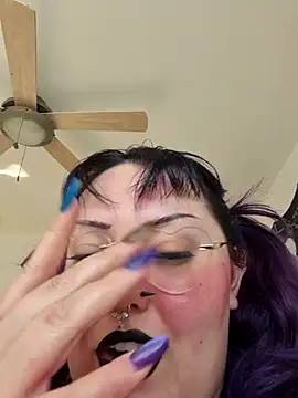 Cutegothcrybabyx online show from June 7, 2026, 10:13 pm