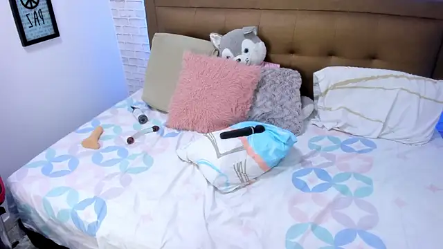 olivia love  online show from March 9, 2025, 9:46 pm