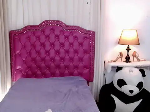 DreamLADYBOY online show from November 7, 2025, 9:37 pm