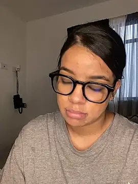 trianawhite online show from December 26, 2024, 7:16 pm