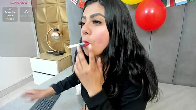 Snapshot of melani_dream chatting on July 1, 2026, 1:45 pm melani dream online show from July 1, 2026, 1:45 pm