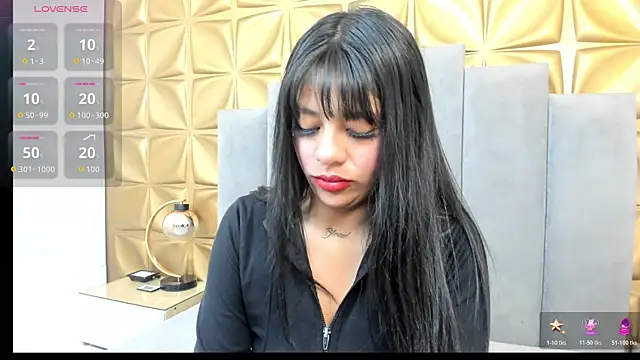 Snapshot of melani_dream chatting on August 3, 2026, 1:38 pm melani dream online show from August 3, 2026, 1:38 pm