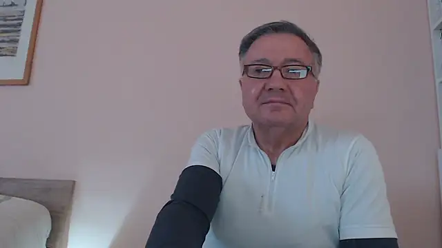 YOU6me online show from December 1, 2025, 2:11 pm