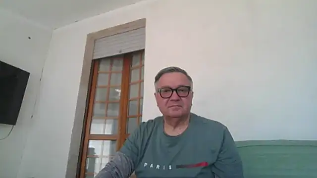 Snapshot of YOU6me chatting on May 1, 2026, 9:14 am YOU6me online show from May 1, 2026, 9:14 am