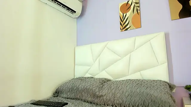 lissetlong69 online show from January 11, 2025, 8:33 am