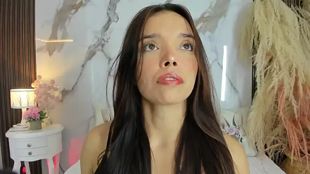 hannahill69 online show from November 11, 2025, 5:07 am