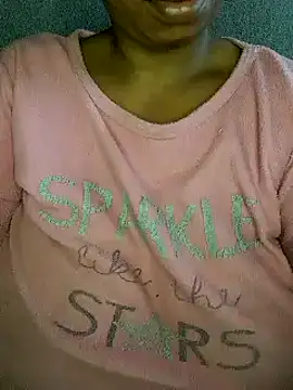 winterqueenx online show from December 18, 2024, 3:47 am