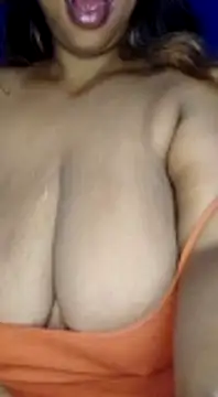 winterqueenx online show from January 12, 2025, 4:10 am