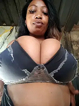 winterqueenx online show from April 21, 2026, 6:09 am