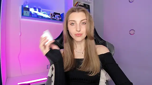 CassiaBlade1 online show from March 16, 2025, 7:17 pm