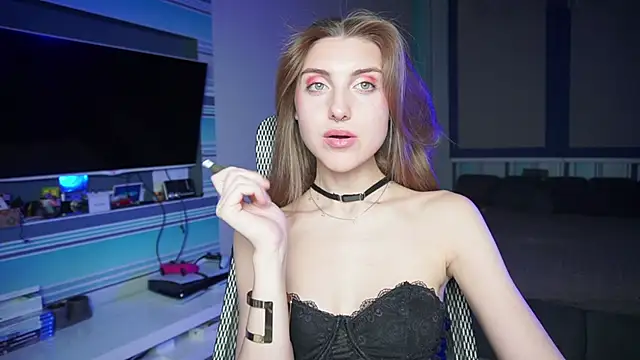 CassiaBlade1 online show from September 26, 2025, 4:44 pm