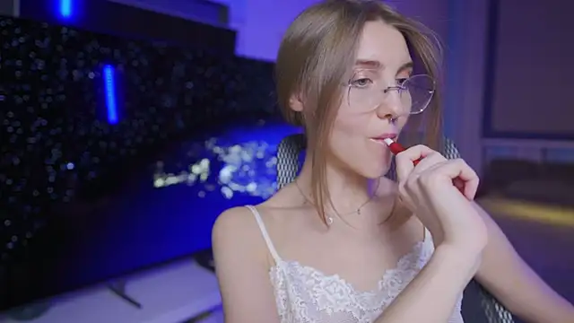 CassiaBlade1 online show from April 19, 2026, 5:01 pm