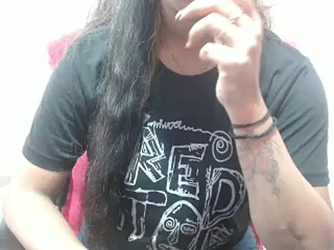 LovingPihu online show from March 11, 2025, 11:12 am