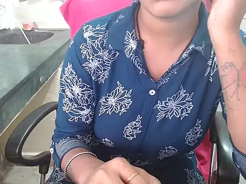 LovingPihu online show from September 23, 2025, 5:21 am