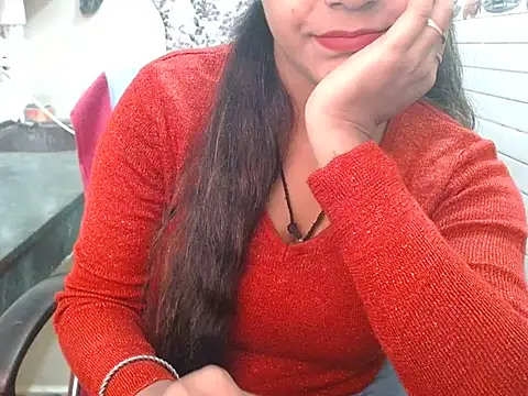 LovingPihu online show from November 7, 2025, 5:18 am