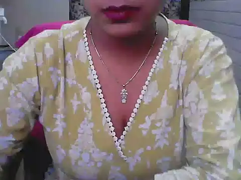 LovingPihu online show from June 5, 2026, 6:52 am