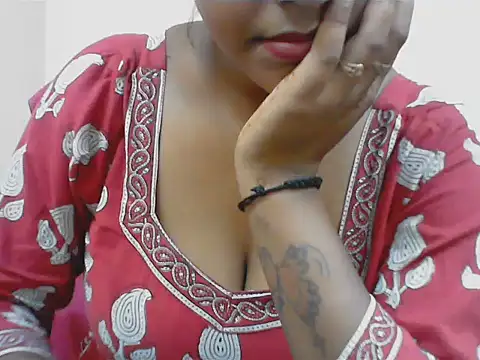 Snapshot of LovingPihu chatting on July 14, 2026, 10:21 am LovingPihu online show from July 14, 2026, 10:21 am