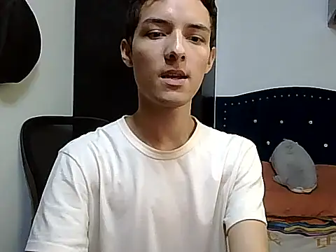 Snapshot of andys_26 chatting on April 17, 2026, 8:01 pm andys 26 online show from April 17, 2026, 8:01 pm