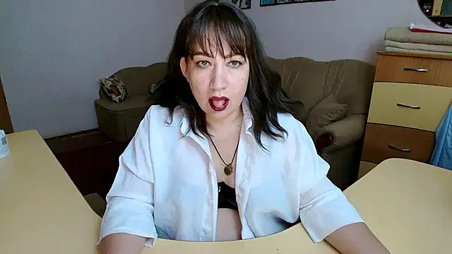 Lucretia Goldi  online show from September 13, 2025, 4:29 pm