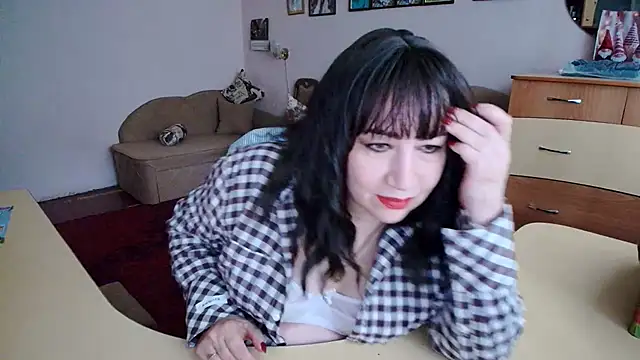 Lucretia Goldi  online show from December 21, 2025, 12:34 pm