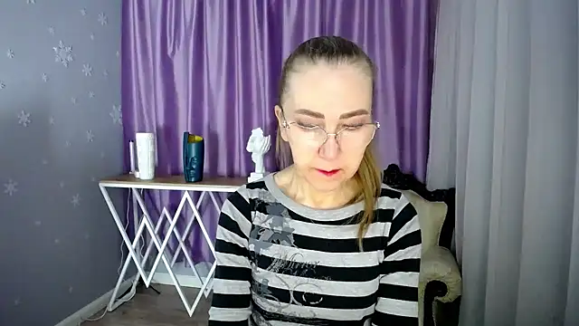 queen a n i online show from February 22, 2025, 12:08 pm