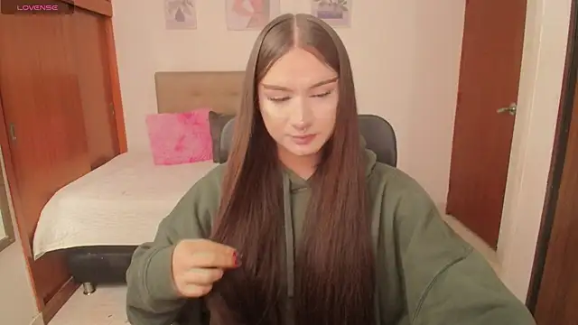 Miley Baker online show from October 24, 2025, 4:03 pm